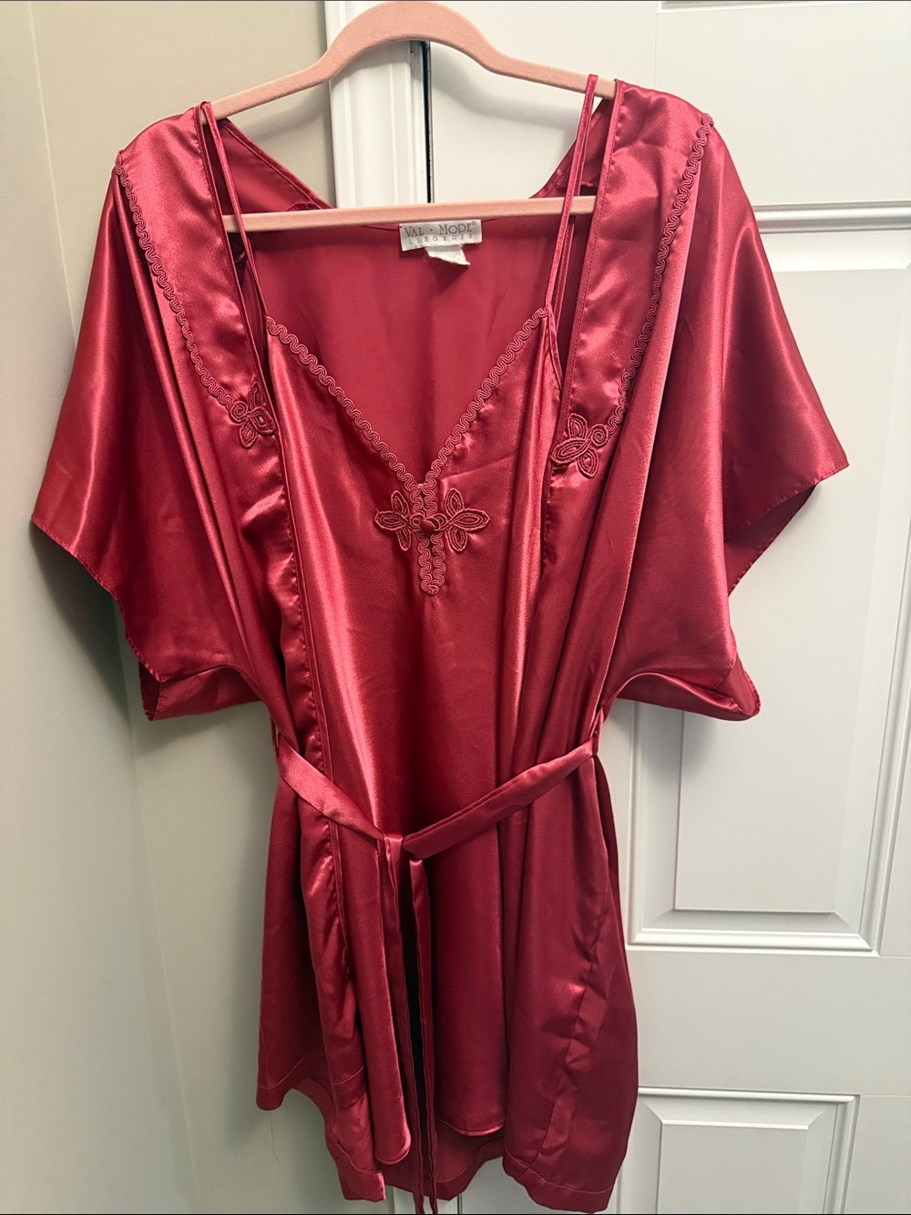 Vintage Val mode Satin Kimono Robe with Embroidered Trim and matching slip M